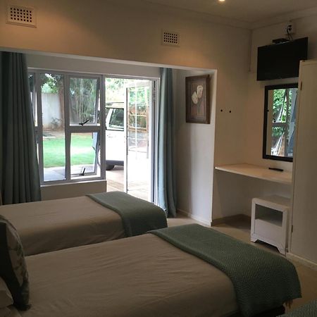 Umhlanga Self Catering Guest House เดอร์บัน ภายนอก รูปภาพ