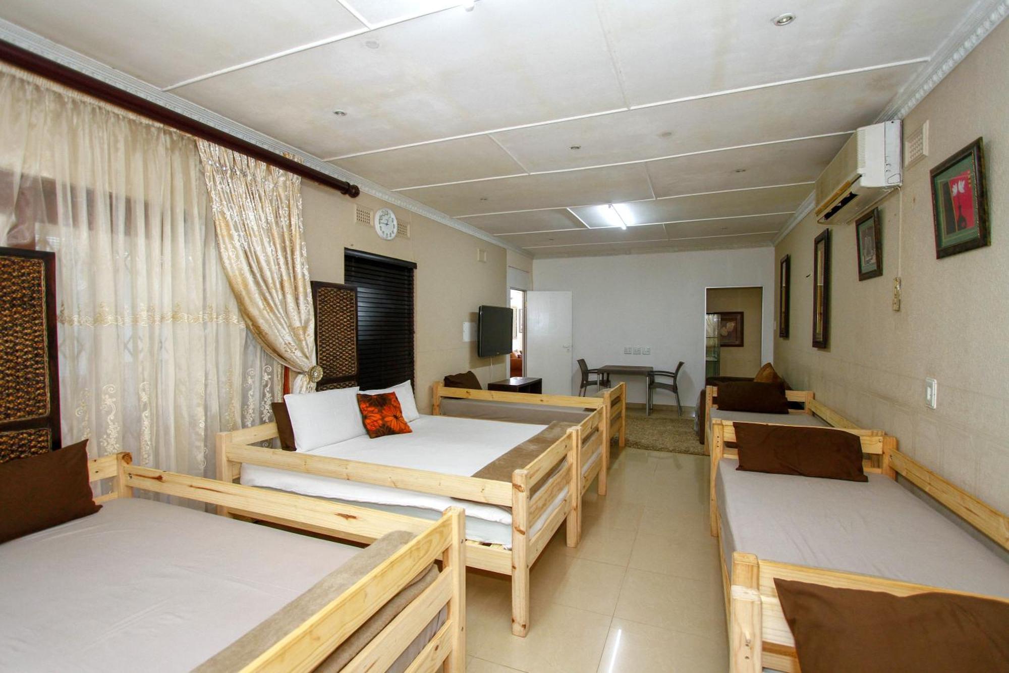 Umhlanga Self Catering Guest House เดอร์บัน ภายนอก รูปภาพ